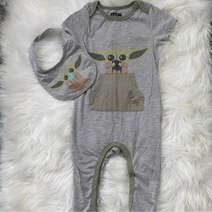 Star Wars Baby Yoda Onesie Outfit w/ Bib 18 Months